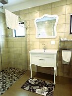Maison de Leo Luxury Guesthouse