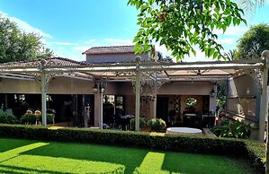 Maison de Leo Luxury Guesthouse
