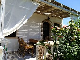 Spaceful Apartment With Veranda 'n Garden