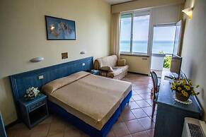 Hotel Capo Est