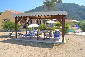 Beachfront Holiday House Eftichia