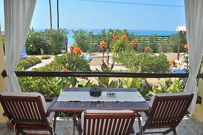 Beachfront Holiday House Eftichia