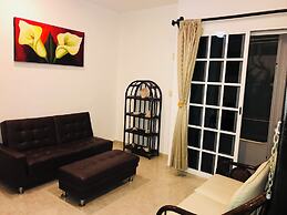 5th Avenue 3 People Balcony Apartment