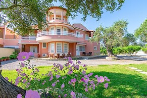 Villa Leo 2 , Dassia