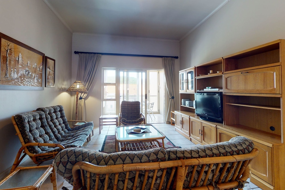 Diaz Beach Villa