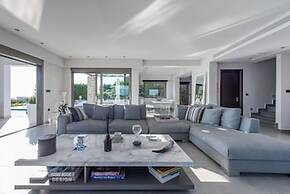 Welcome to Villa Soligia! Beach Front Villa Large Private Pool Amazing
