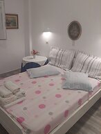 Kikis Refurbished Apartment a Veranda Dream
