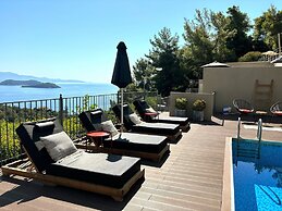 Superior 3-bedroom Villa Cassiope With Private Pool and Breathtaking S