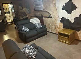 Di's Dugouts