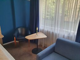 Premium Crown Suites
