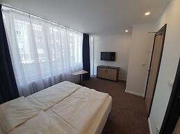Premium Crown Suites