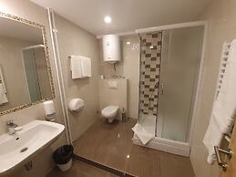 Premium Crown Suites