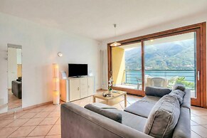 Va Pensiero sul lago Stunning View