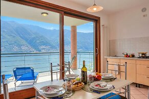 Va Pensiero sul lago Stunning View