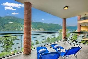 Va Pensiero sul lago Stunning View
