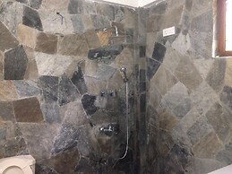 Hamadhi Guest