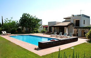 Villa 32 - Limni