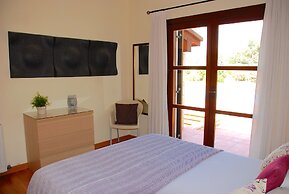 Villa 32 - Limni