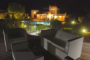 Villa 32 - Limni