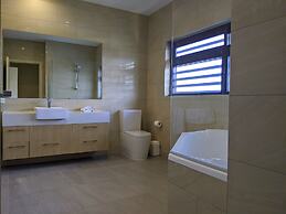 The Windsor Apartments and Hotel Brisbane