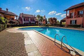 Sunflower Relax Pool and Terrace