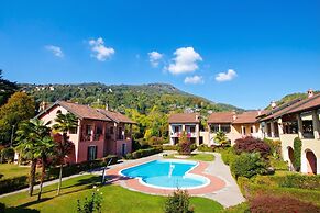 Sunflower Relax Pool and Terrace
