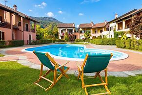 Sunflower Relax Pool and Terrace