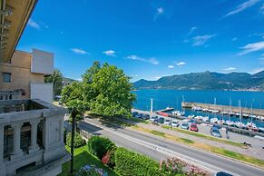 Residenza Oleandro Lake View Luino Center
