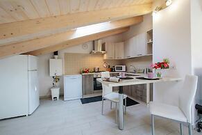 Silver Lake Apartment