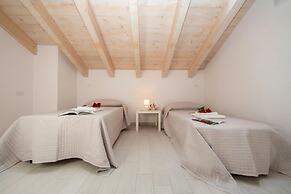 Silver Lake Apartment