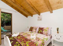 Villa Falcon Rook