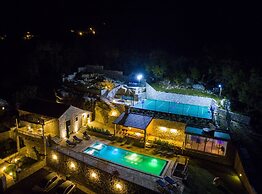 Villa Falcon Rook