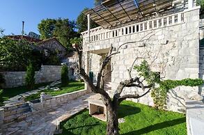 Villa Falcon Rook
