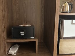 HOTEL YAH HANOI