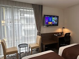 HOTEL YAH HANOI