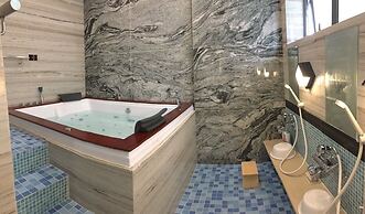 HOTEL YAH HANOI