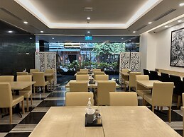 HOTEL YAH HANOI