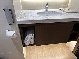 HOTEL YAH HANOI