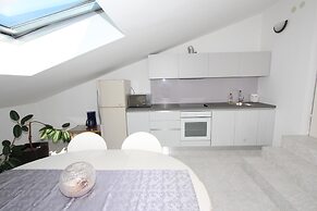 Rooms and Apartment Luana