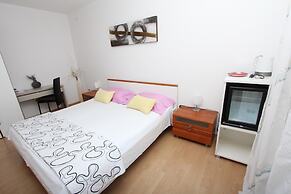 Rooms and Apartment Luana