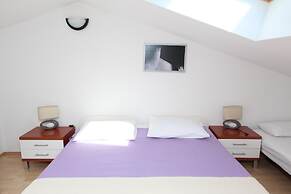 Rooms and Apartment Luana