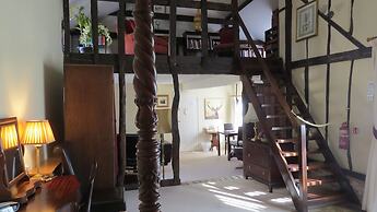 Greyhound Cottage