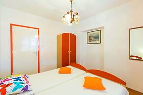 Anika Apartment