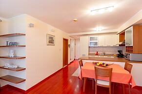 Leona & Borna Central Suites