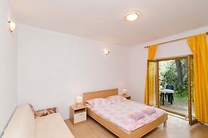 Apartments Limuni