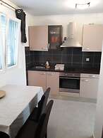Apartments Limuni