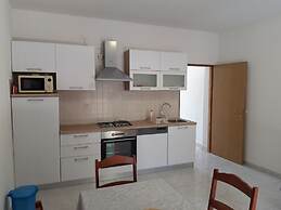 Apartments Limuni