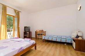 Apartments Limuni