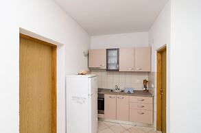 Apartments Limuni