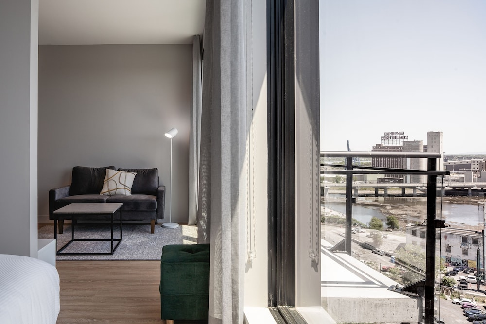 Griffintown Hotel